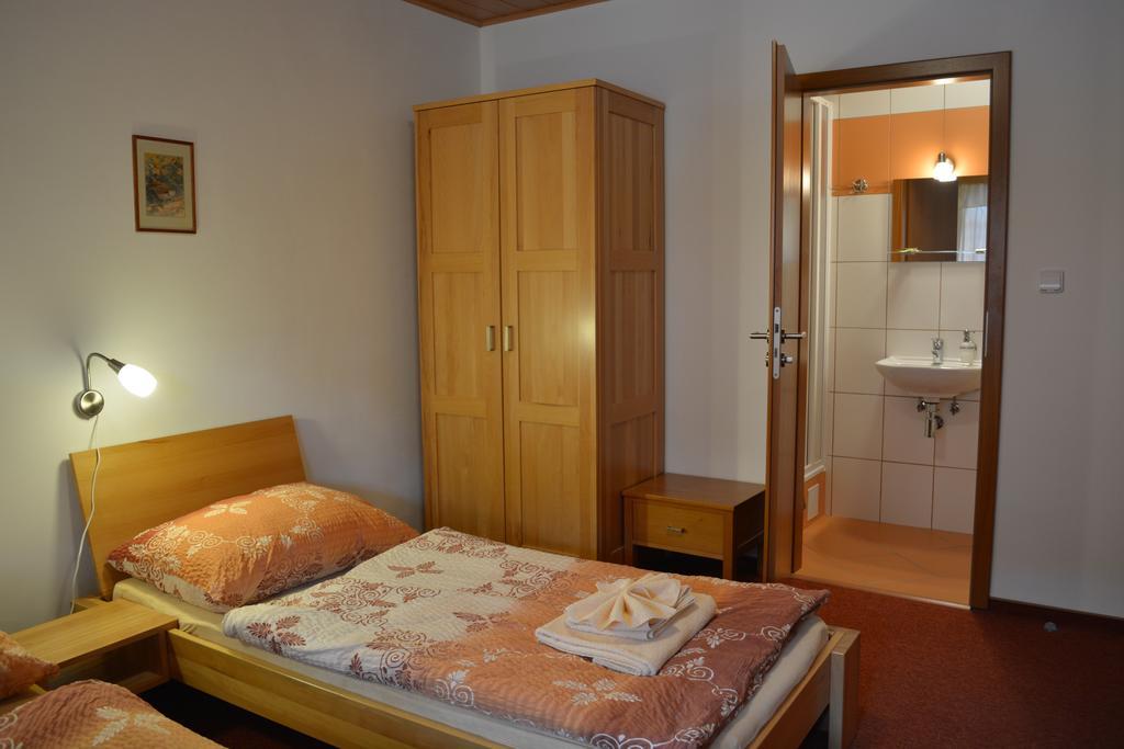 Penzion Farma Dvorec Radnice Quarto foto